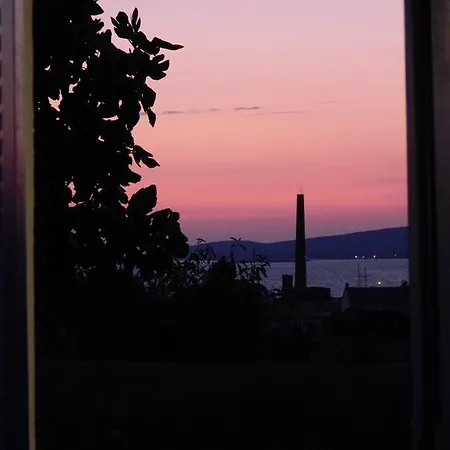 Melekler Oda ve Kahvaltı Ayvalı